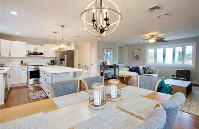 132 Kane Avenue - 132 Kane Avenue, Newport East, RI 02842