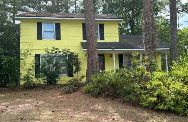 Two Story in the Established Englewood Subdivision *Downstairs Full Bathroom *Separate Den *Both Formals photos photos