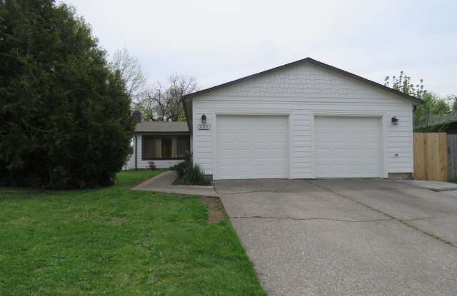 Remodeled Ranch 3 Bedroom 2 Bath with Large Yard Available *** photos photos