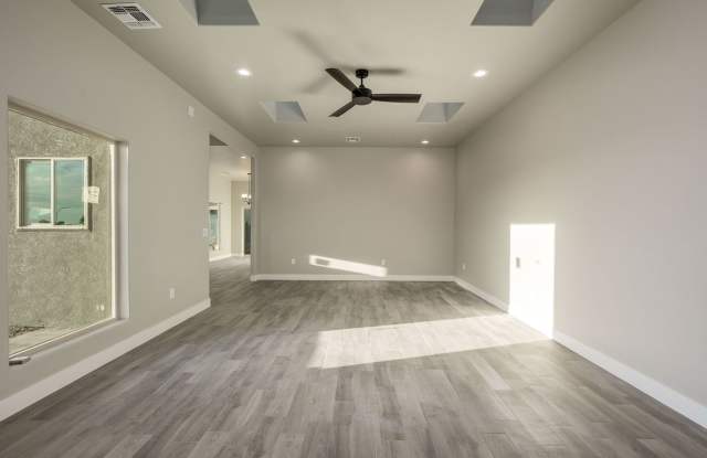 2920 Fairway Dr – New Modern 3-Bedroom Townhome for Rent in Las Cruces Gallery 4