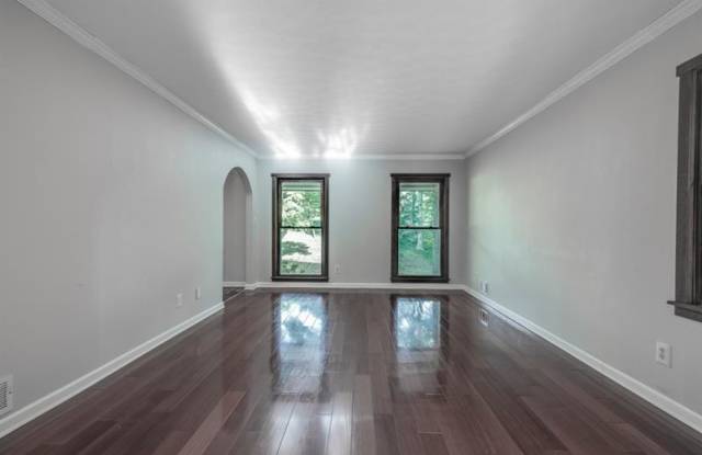 4935 N Peachtree Road Gallery 4