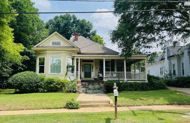305 W Walnut St photos photos
