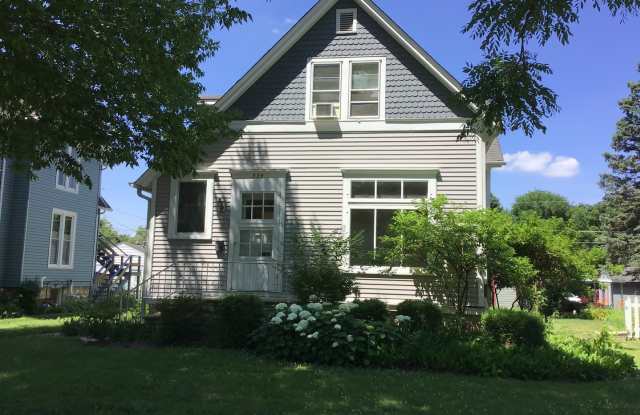334 Arbor Avenue - 334 Arbor Avenue, West Chicago, IL 60185