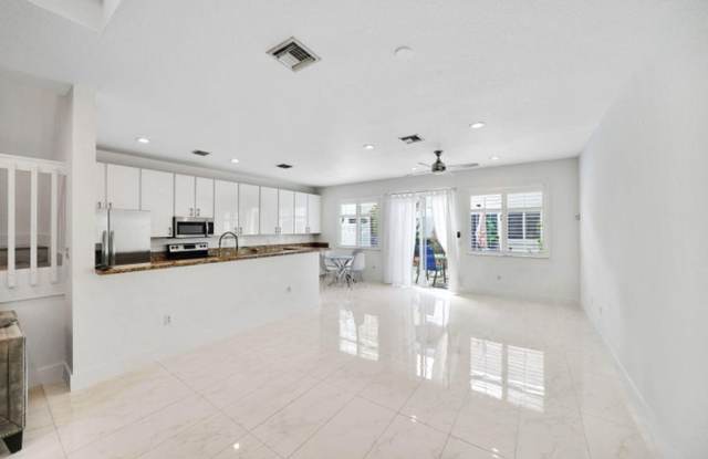 131 SE 7TH Way 131, Pompano Beach, FL 33060 - 7390 Gallery 4