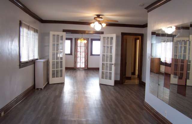 5465 West Augusta Boulevard Gallery 3