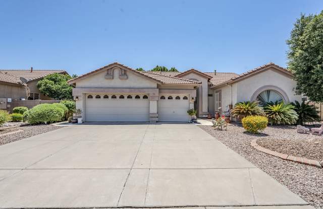 3323 East Irwin Avenue photos photos