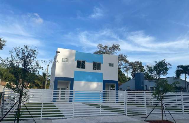 2100 NW 102nd ST Gallery 2