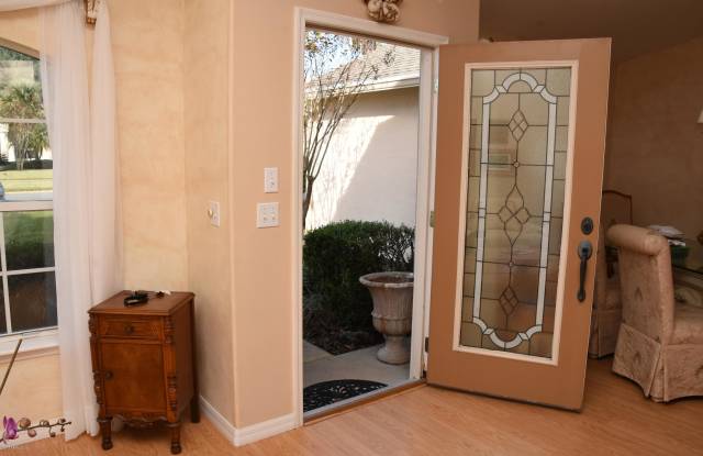 160 CROSSROAD LAKES DR Gallery 2
