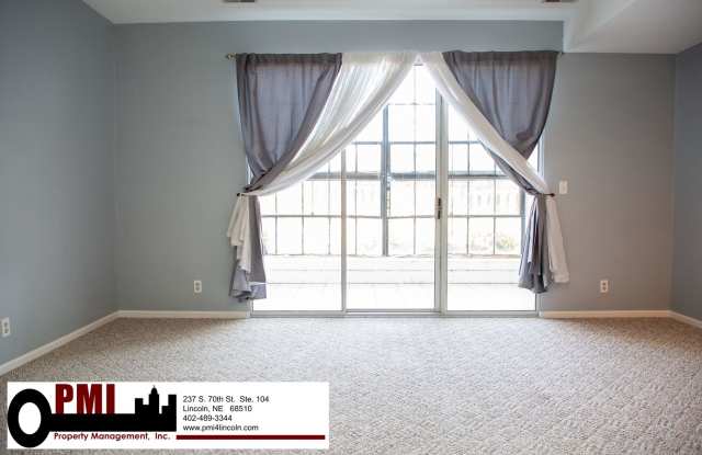2 Bedroom, 1.5 Bathroom Single Unit for Rent at Historic WaterPark Gallery 1