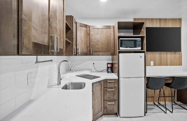 1879 PepperTree Dr Gallery 4