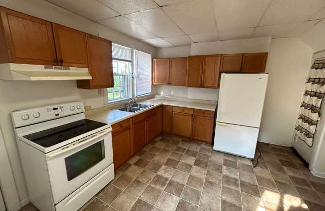 1682 WEST 14TH STREET ERIE PA 16505 FOR RENT Gallery 3