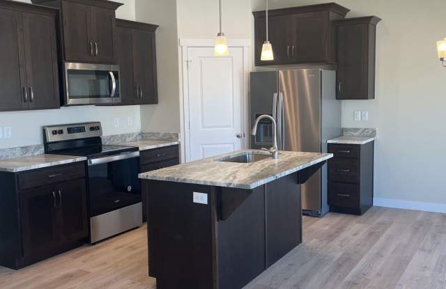 Brand New Townhome on Hilltop Haven Gallery 4