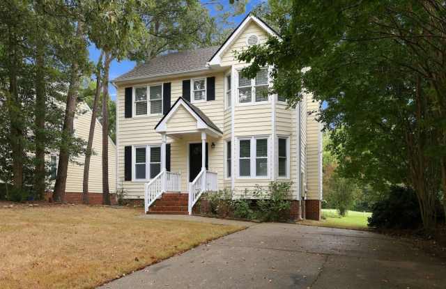 3-Bedroom Hedingham Home with Golf Course Views & Expansive Deck Gallery 3