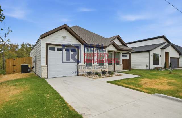 Modern 3-Bedroom Home Near Lake Granbury MOVE-IN SPECIAL Gallery 4