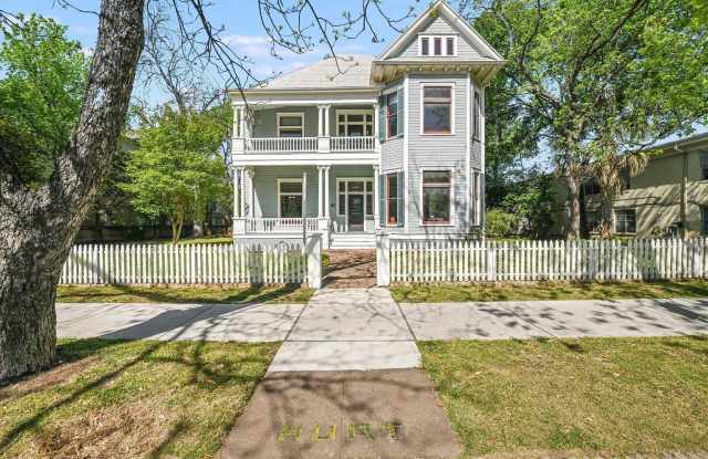 8 Bedroom Mansion in West Campus photos photos