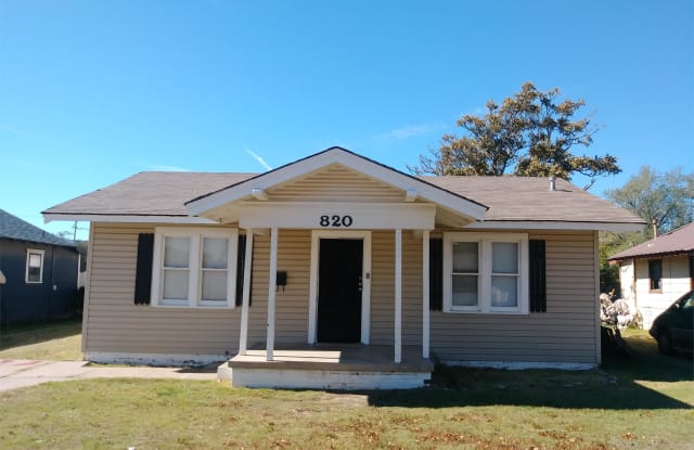 820 South Tennessee Street - 820 South Tennessee Street, Amarillo, TX 79106