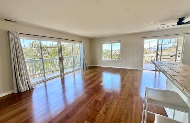 San Rafael Hillside Retreat - 157 Woodland Avenue, San Rafael, CA 94901