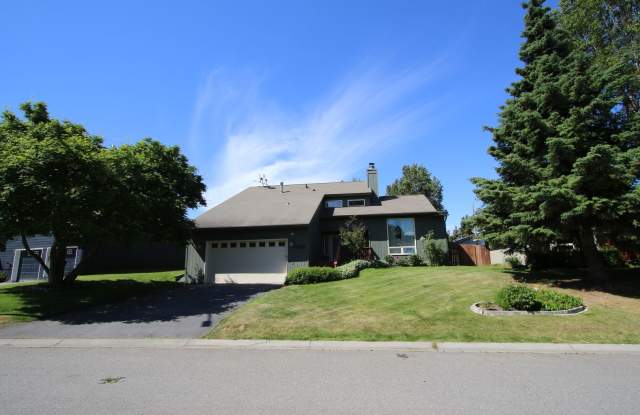 Lovely 3 Bedroom Home in Bayshore! photos photos