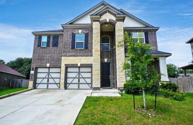 Beautiful 3-Bedroom Home with Flex Space in Universal City - Realtor Commission: $500 photos photos
