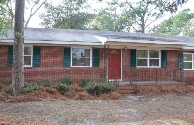 Great Brick Ranch Home Close To Mayfaire, Wrightsville Beach and Downtown! photos photos