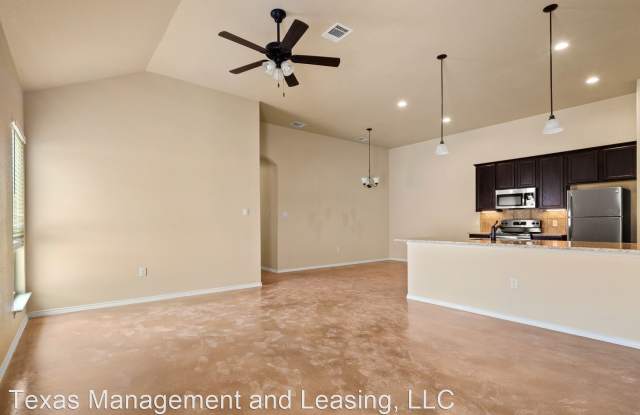 215 Joanne Loop A Gallery 3