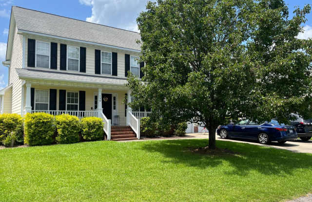 Spacious 4 Bed, 2.5 Bath Home in Westgate photos photos