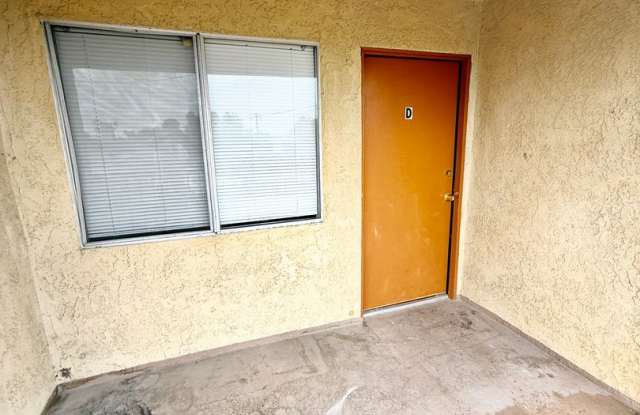 Newly Renovated Upstairs Unit – Garage & Carport Included! Gallery 3