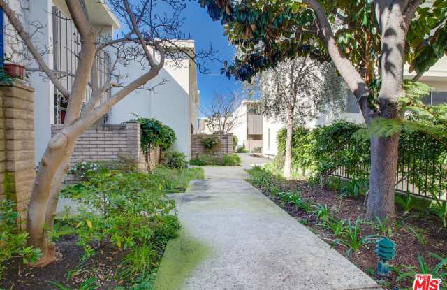 4735 LA VILLA MARINA - 4735 La Villa Marina, Los Angeles, CA 90292