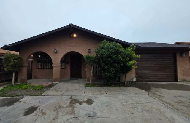 1520 N Giddings Street photos photos