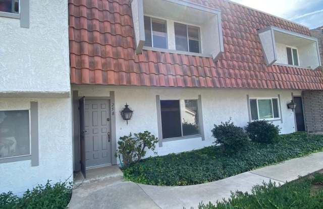 3 bed, 2 1/2 bath two story townhome in Thousand Oaks. photos photos