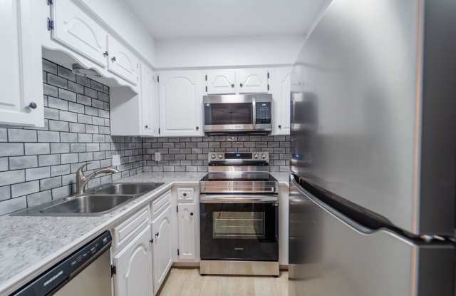 3 bedrooms and 2 full bathrooms Gallery 3