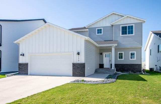 1170 Albert Court West photos photos