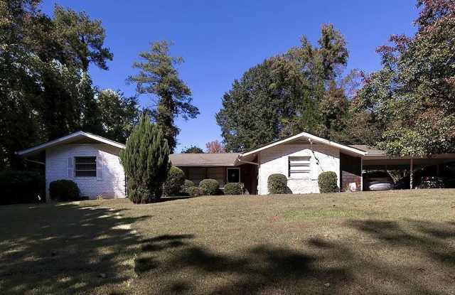 438 Carriage Drive Gallery 2