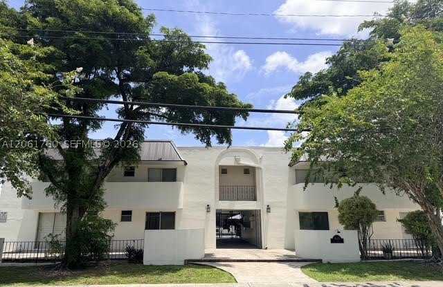 465 S Royal Poinciana Blvd Gallery 3