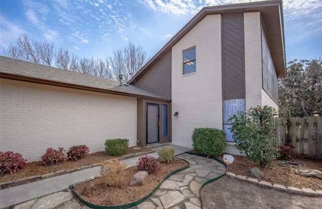 2400 Northwood Lane photos photos