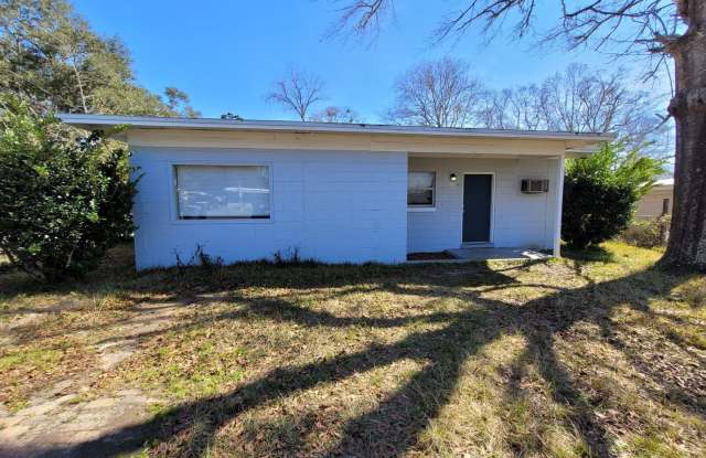 402 New York: MOVE IN SPECIAL: HALF OFF first full month of rent!!! photos photos