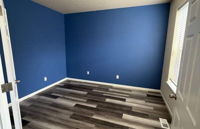 3BR/3BA Two-Story Home w/ 2 Bonus Rooms, Garage, & Fenced Yard Gallery 3