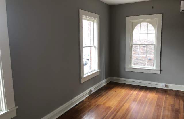421 Brady St. #11 Gallery 2