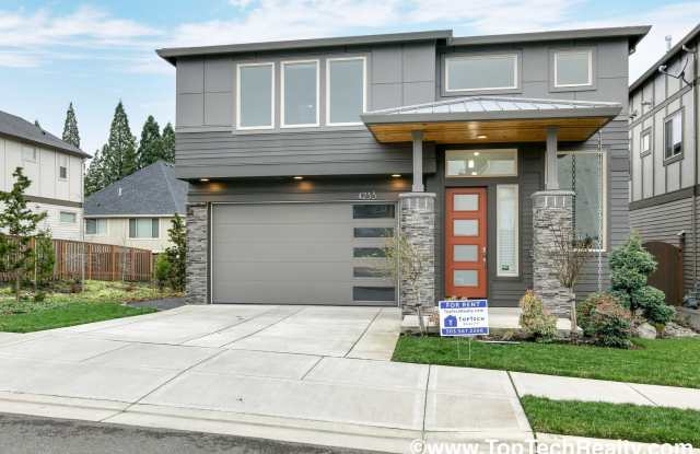 Beautiful Modern 4 BD | 3.5 BA | Home In Thomson Woods | Spectacular Location! Gallery 3