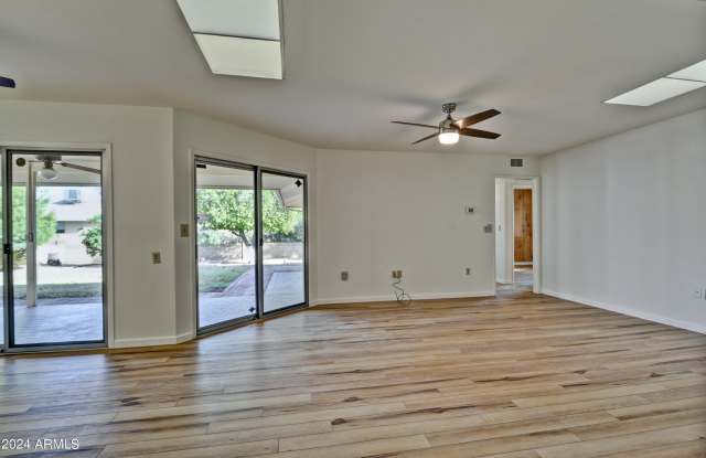 10933 W Tropicana Circle Gallery 3