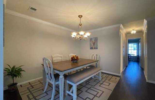 28 Commonwealth Dr photos photos