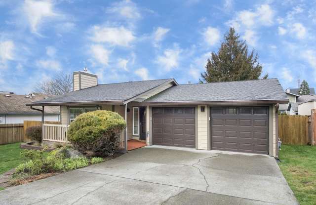 * Ready Sep.9th * Bright Beautiful Home with huge fenced backyard photos photos