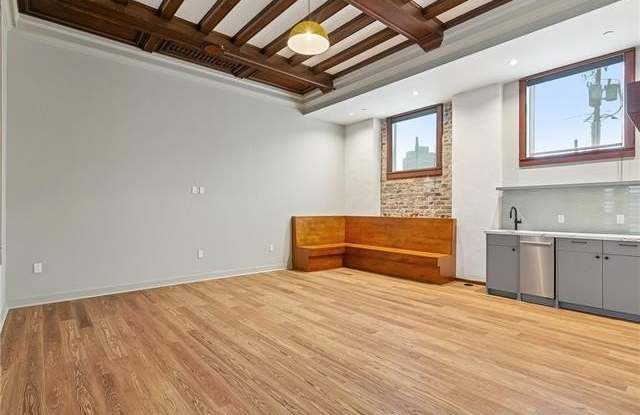 814 HOWARD Avenue Gallery 4