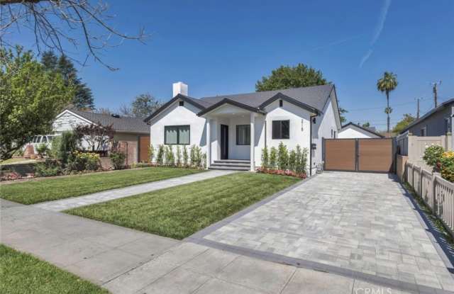 2115 W Clark Avenue photos photos 2115 W Clark Avenue photos photos