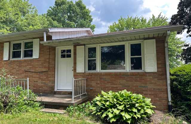 Kidron Duplex - 3576 Kidron Road, Wayne County, OH 44618