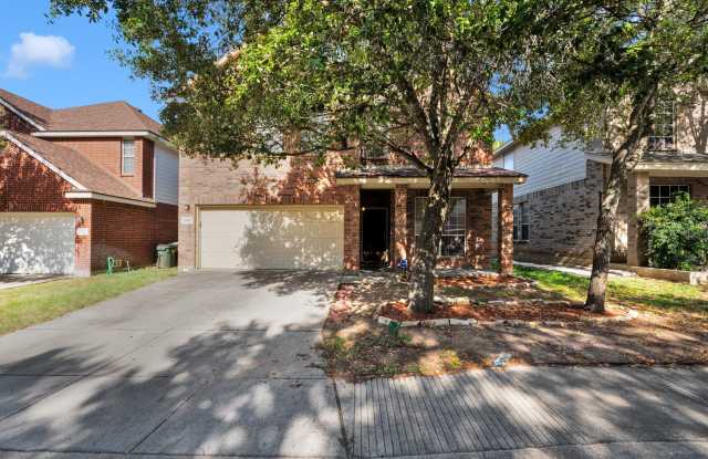 Spacious 5-Bedroom Beauty in Trinity Oaks –  with Community Perks! Gallery 1