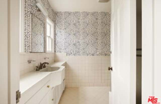 14907 Camarosa Drive Gallery 4
