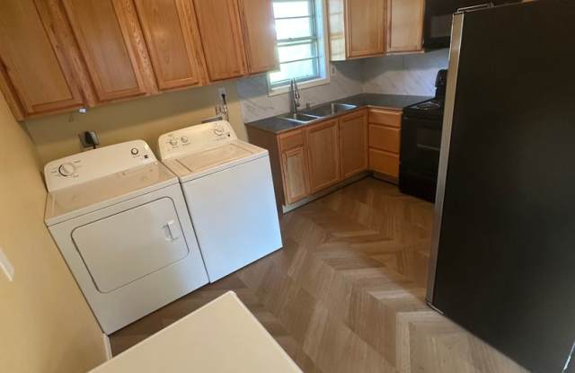 Springfield Home- Move in Today! Gallery 3