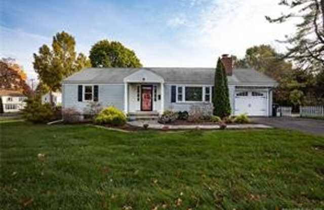 2 Bedroom Ranch Close to Blue Back Square - 3 Crestwood Road, West Hartford, CT 06107