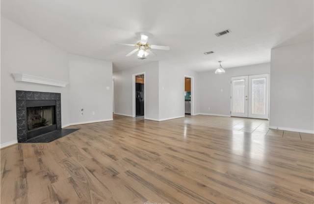 826 Azalea Court Gallery 2